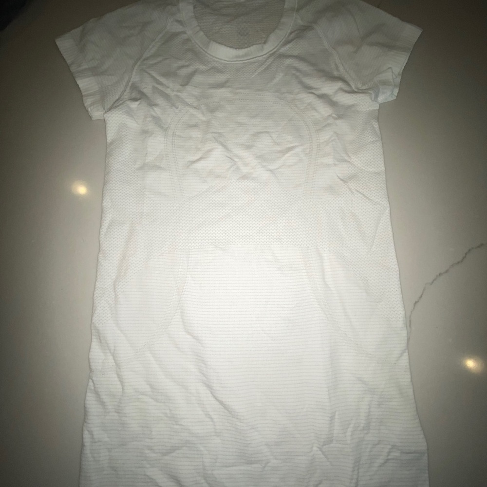white lululemon short sleeve swiftly tech